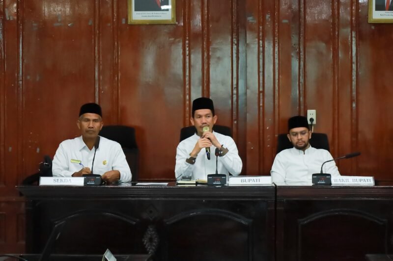 Bupati Aceh Barat Tekankan Komitmen ASN Melalui Penandatanganan Perjanjian Kinerja. Foto: ist